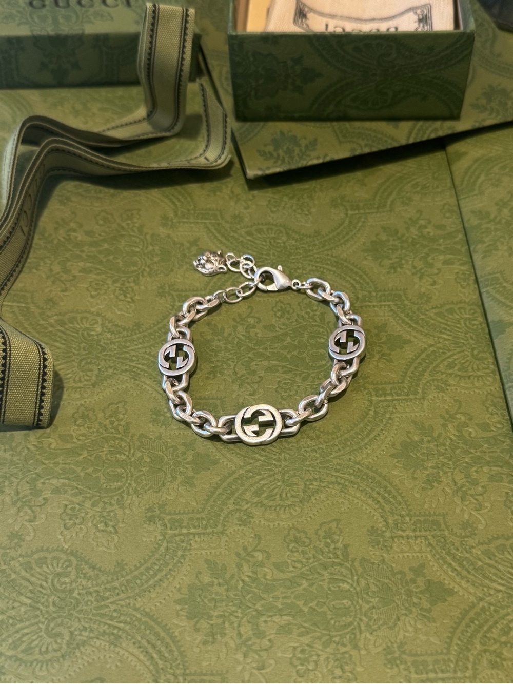 Gucci Silver Tone Interlocking G Link Bracelet - Picture 4 of 11